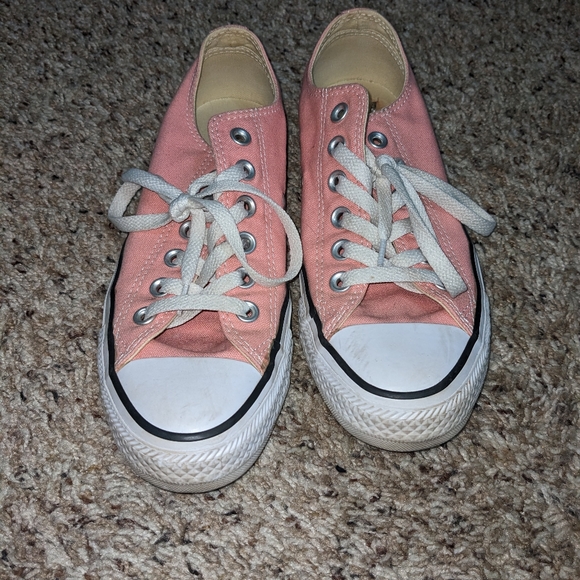 Women's Pink Converse - Picture 1 of 2